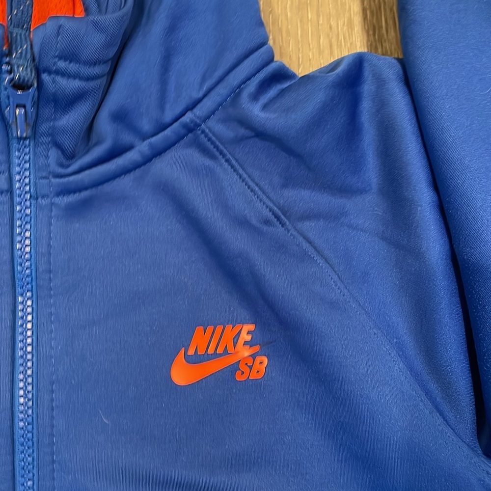 Nike SB Hoodie - Picture 2 of 4